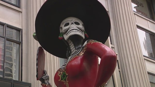 Día de los Muertos tribute pops up on Magnificent Mile