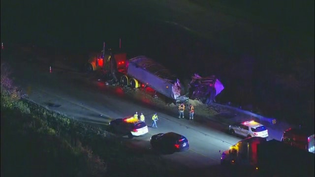 Two semis crash on I-55, spilling soybeans and water bottles across interstate