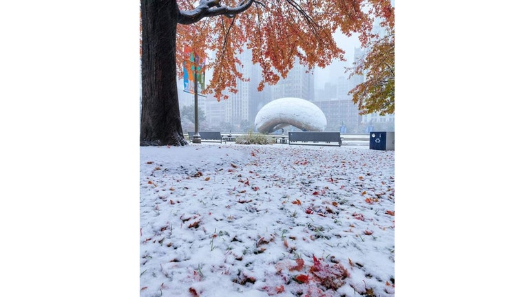 When does Chicago's first inch of snow come?