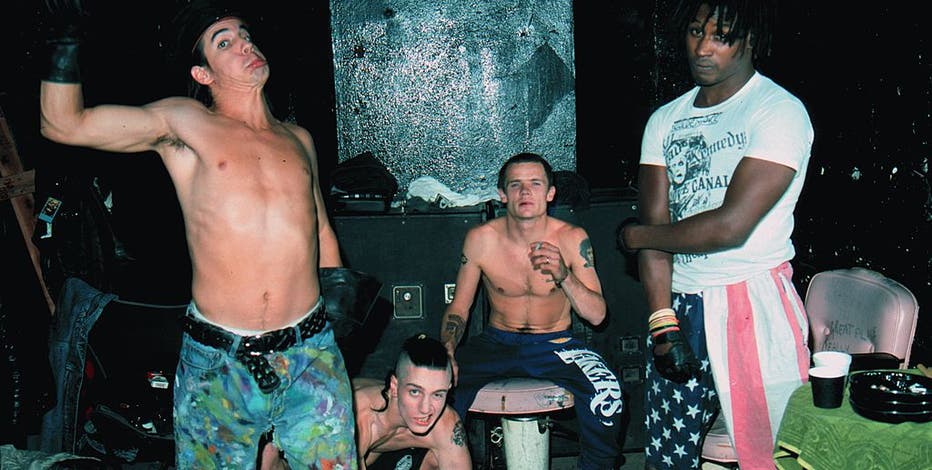 Gunman様/Red Hot Chili Peppers 2022CoachL rawImage.jpg