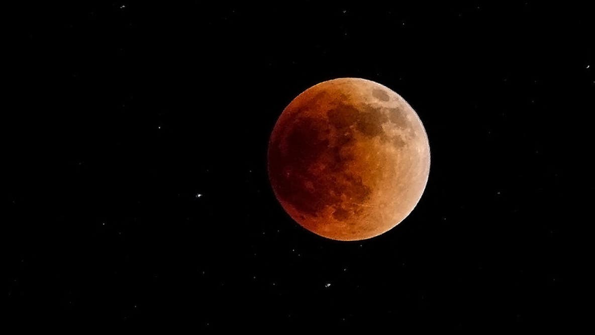 Chicago weather: Clear skies for lunar eclipse as heat builds