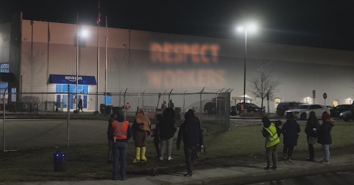 Amazon workers stage Cyber Monday walkout at Joliet facility | FOX 32 ...