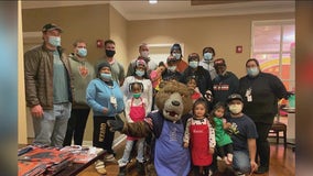 Chicago Bears players visit Ronald McDonald House to cheer up families