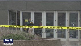 Security guard fatally shot at River Oaks Center in Calumet City