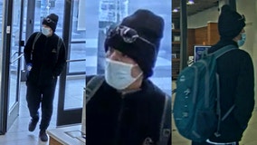 Man robs Wintrust Bank on Chicago's West Side: FBI