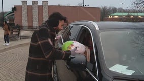 TikTok star Ismail Taher gives out Thanksgiving turkeys in suburban Chicago