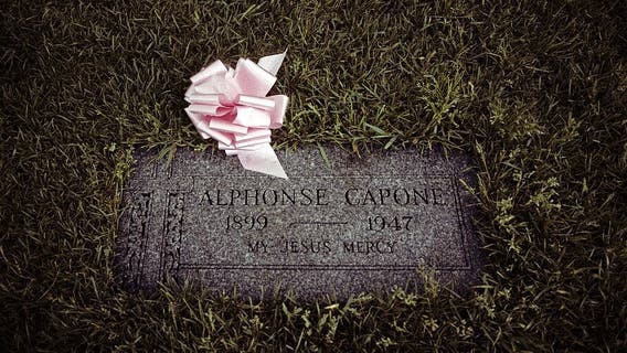 Al Capone’s grave defaced in Hillside