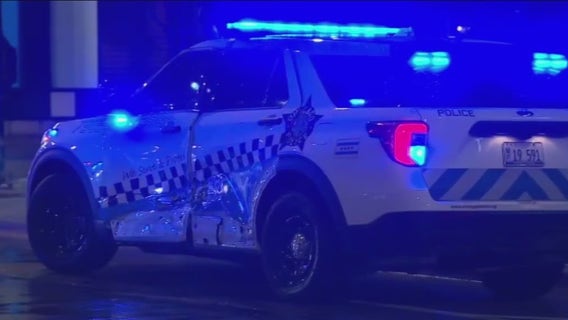 2 Chicago police officers injured after Jeep crashes into CPD vehicle in South Loop: police