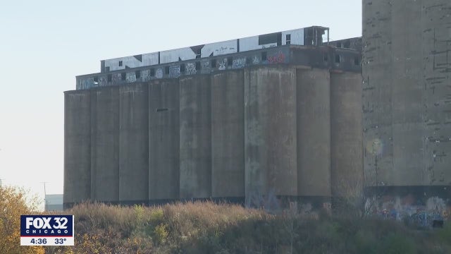 Groups call on Pritzker administration to suspend Damen Silos sale
