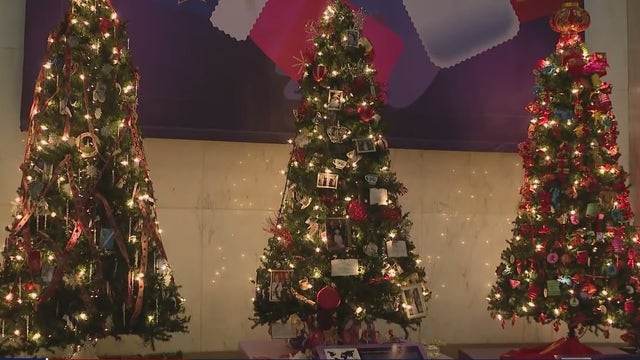 Chicago's Museum of Science and Industry unveils this year's Christmas exhibit