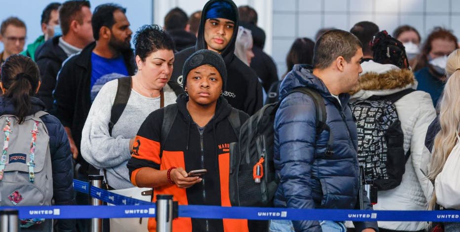 Chicago Thanksgiving travel outlook: When are the busiest times to fly, drive?
