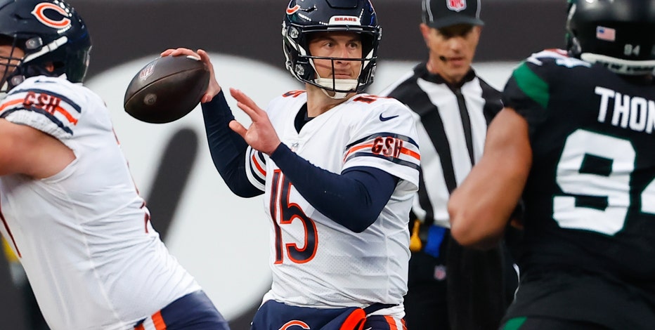 Bears fizzle on offense with Fields out, Siemian in vs. Jets