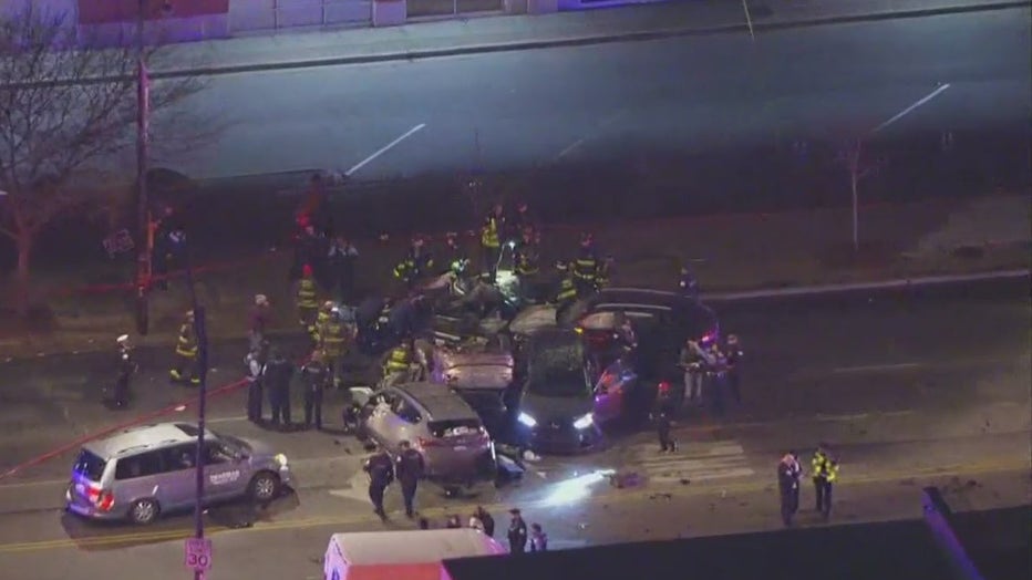 1 dead after multi-car crash on Chicago's Southwest Side - CBS Chicago