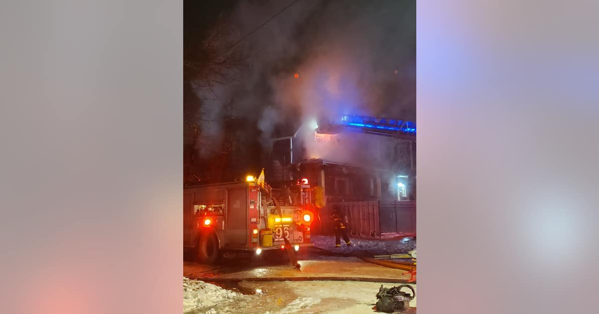 Dozen people without home after West Side structure fire | FOX 32 Chicago