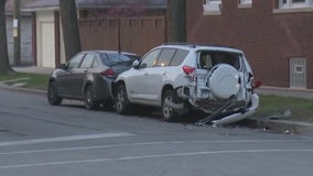 Off-duty Chicago cop shoots at catalytic converter thieves in Irving Park