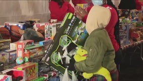 Chicago toy giveaway leaves kids of all ages happy for the holidays