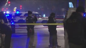 Chicago police officer stabbed, offender shot in Roseland