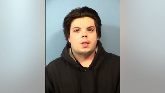 Rosemont man charged after telling police officer 'I'm going to shoot you': officials