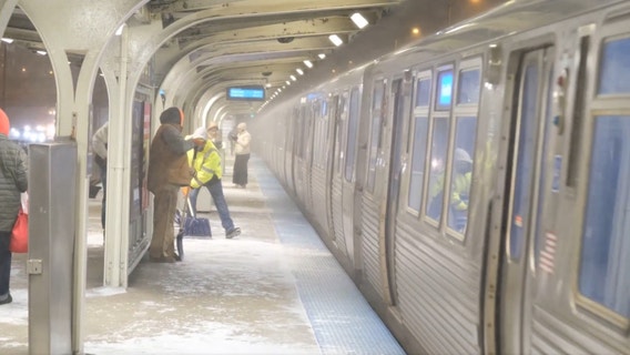 Arctic cold, high winds cause significant delays on Metra and CTA; Hundreds of flights canceled in Chicago