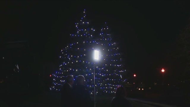 Chicago Police Memorial Foundation to light Gold Star Christmas Tree