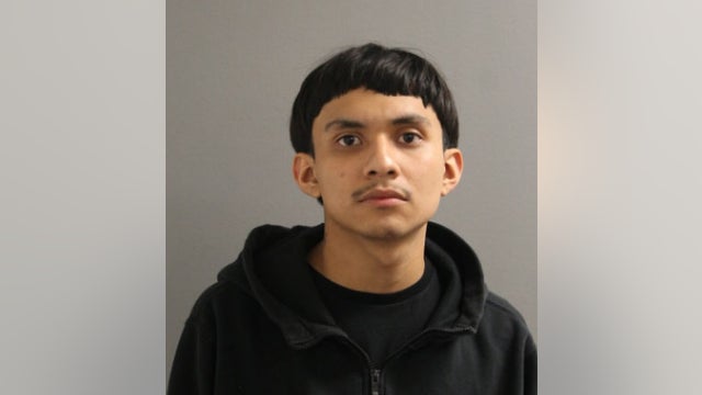 Chicago man accused of killing 44-year-old man, teen girl