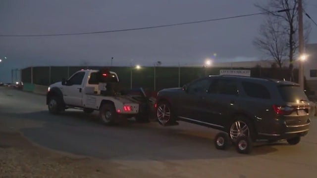 Over 200 cars towed on first day of Chicago's winter overnight parking ban