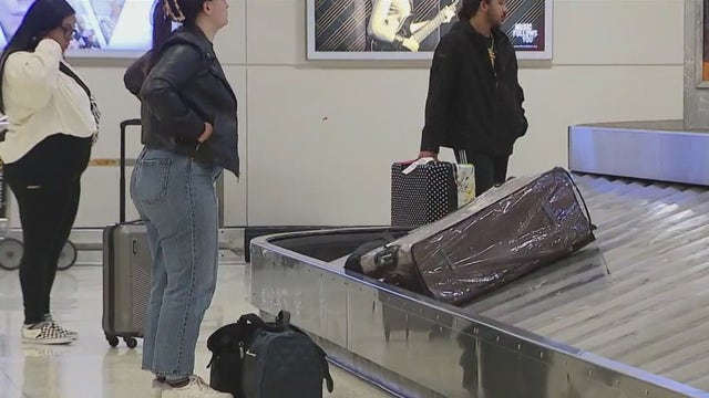 'Inexcusable': Chaos continues at Midway after Southwest cancels 2,400 more flights