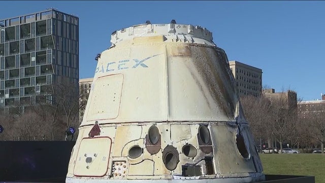 Space-X Dragon lands at Chicago's Museum of Science and Industry