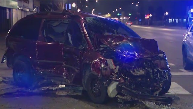 Woman crashes car into building in West Garfield Park