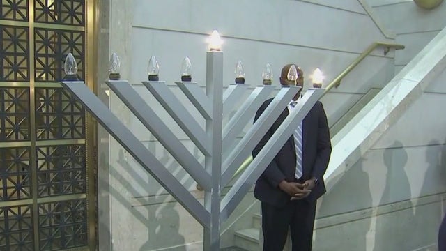 Pritzker unveils state's Menorah before the start of Hanukkah