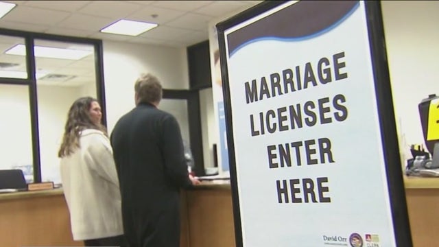Cook County opens lottery for first marriage license of 2023