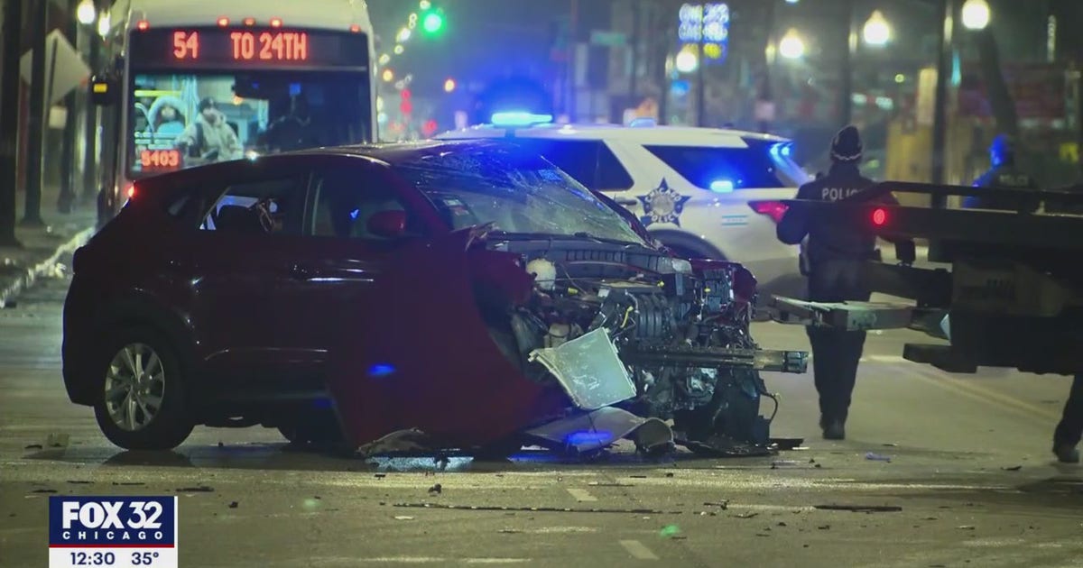 3 hurt in crash after driver runs red light on Chicago's West Side ...
