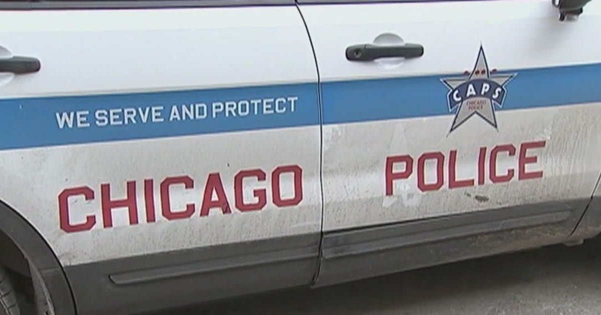 2 CPD cars crash on SW Side, 3 officers hurt: police