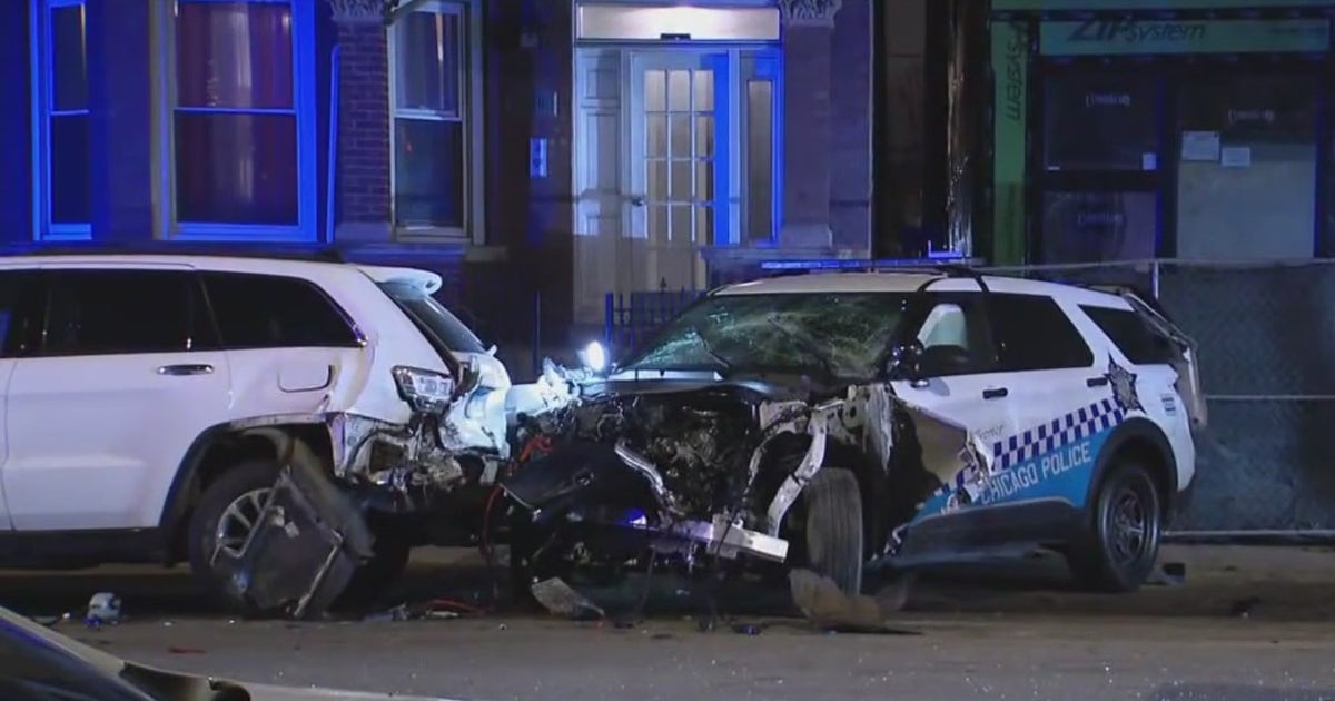2 Chicago cops among 4 injured in West Side traffic crash | FOX 32 Chicago