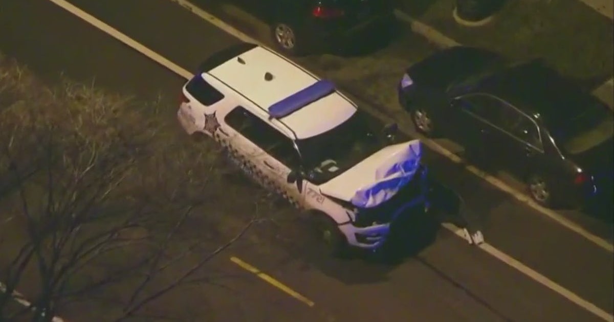 2 police officers, driver injured in Woodlawn crash | FOX 32 Chicago