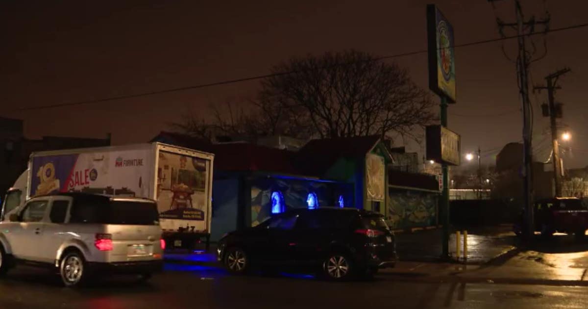 Man stabbed, 2 others hurt during argument outside NW Side restaurant ...