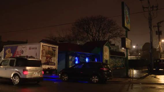 Man stabbed, 2 others hurt during argument outside NW Side restaurant