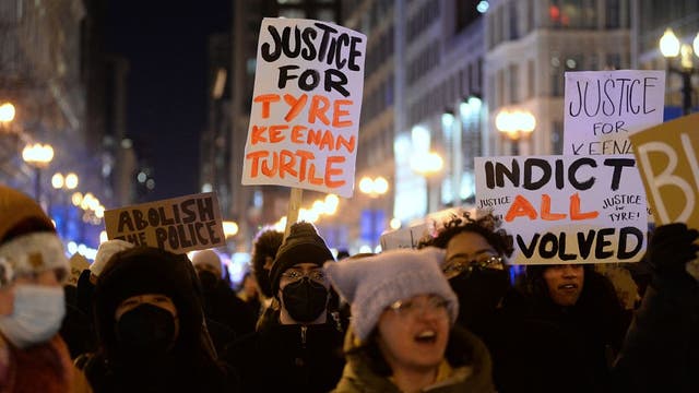 Hundreds gather in Loop to demand justice for Tyre Nichols and protest police violence