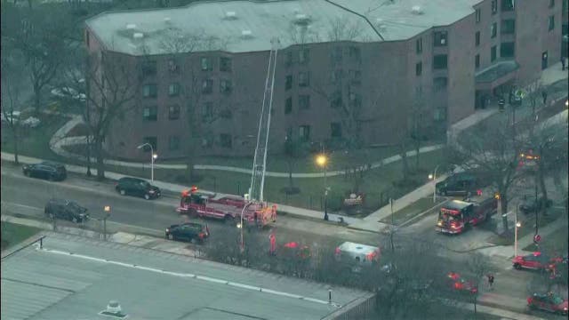 3 hospitalized after Irving Park apartment fire