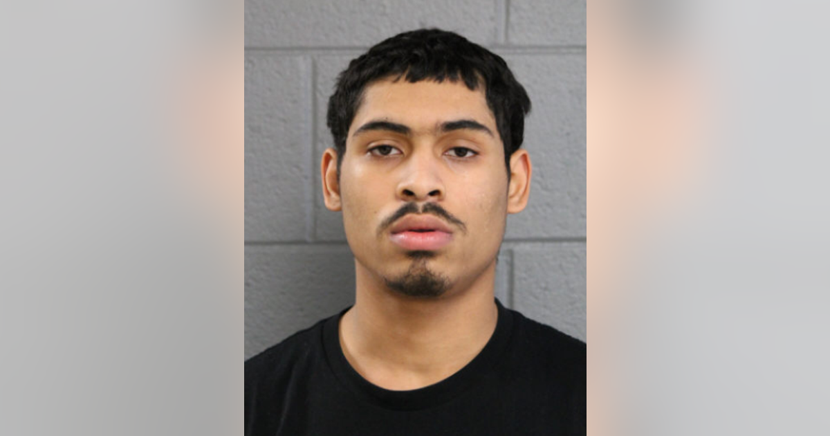 Dixmoor man suspected of robbing 3 people at gunpoint arrested | FOX 32 ...