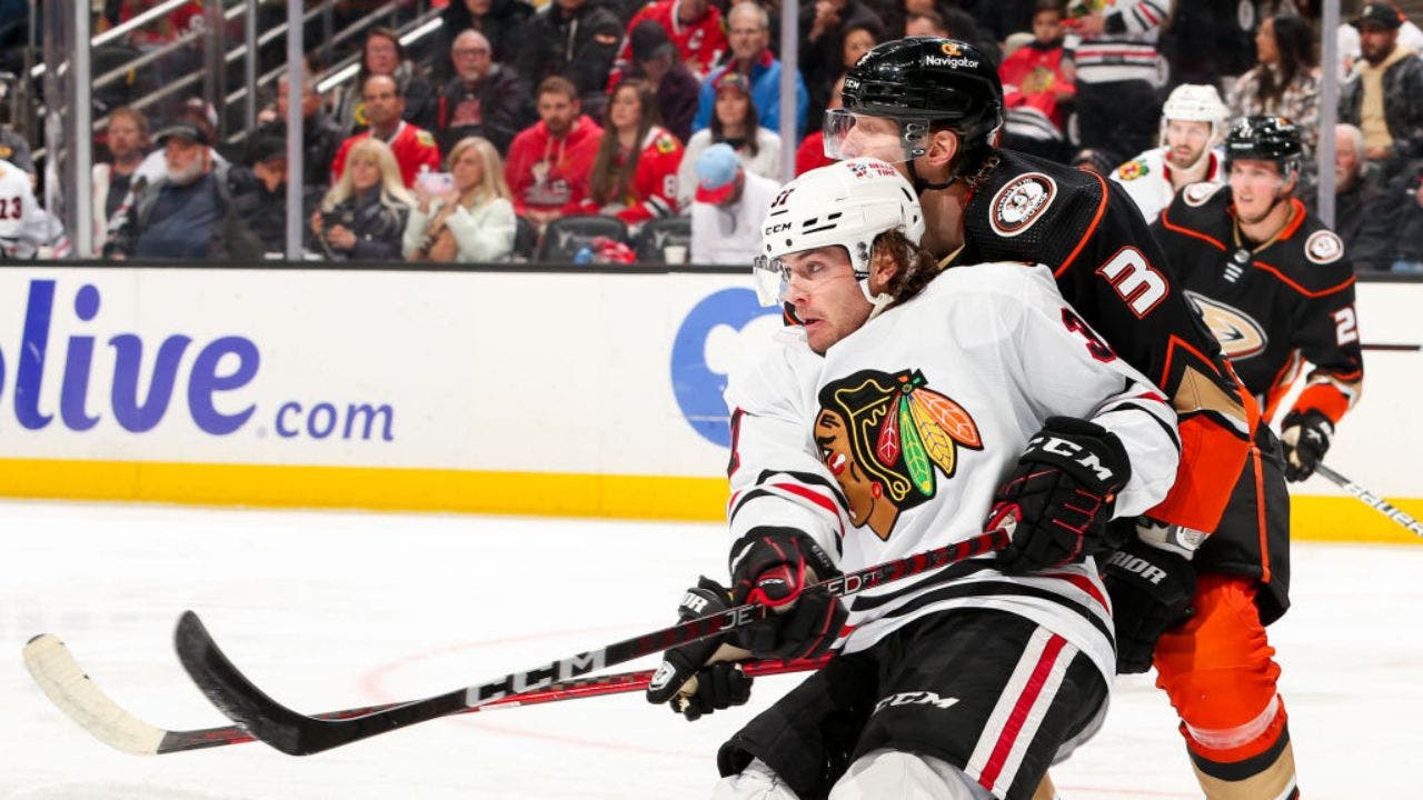 Ducks Snap Blackhawks' 5-game Win Streak With 4-2 Victory | FOX 32 Chicago