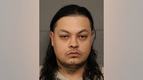 Cook County tattoo artist charged with trying to meet 15-year-old for sex