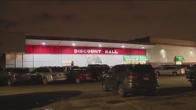 Little Village's Discount Mall will stay open: 'step in the right direction'