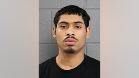 Dixmoor man suspected of robbing 3 people at gunpoint arrested