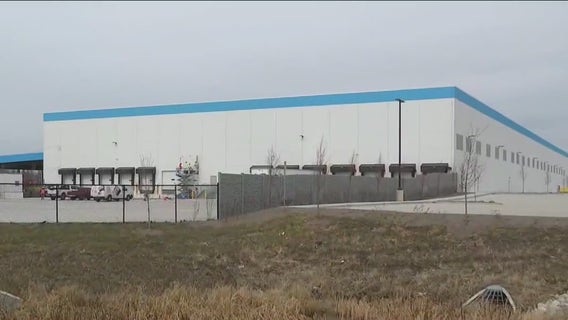 Chicagoans call on Amazon to hire West Side residents at new site