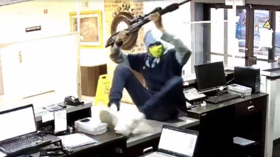 Man scared after attempt to rob Houston hotel clerk, woman pulls gun on him instead