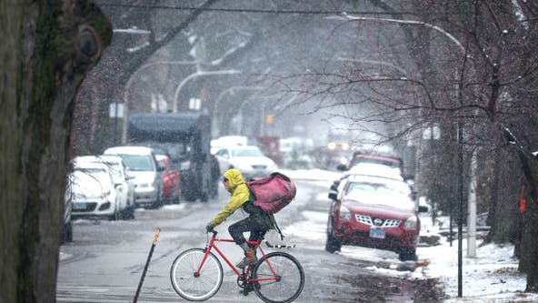 Chicago weather: Latest on Thursday's sticking snow