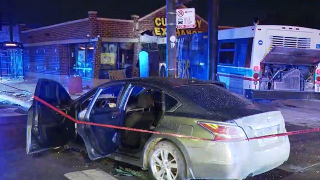 4 injured after vehicle blows red light, strikes Chicago CTA bus in Roseland
