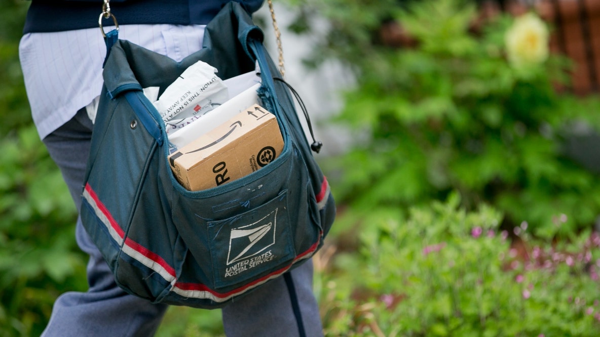 Chicago man sentenced for robbing postal carrier in Logan Square