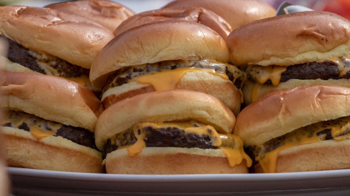 Roscoe Village Burger Fest opening delayed because of air quality. Here's when it will begin